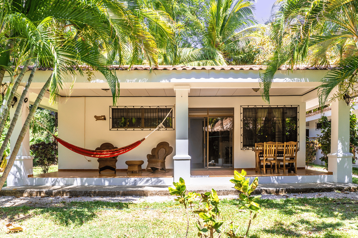 Lymphatic-Drainage-Certification-Bungalow-Amenities-Porch